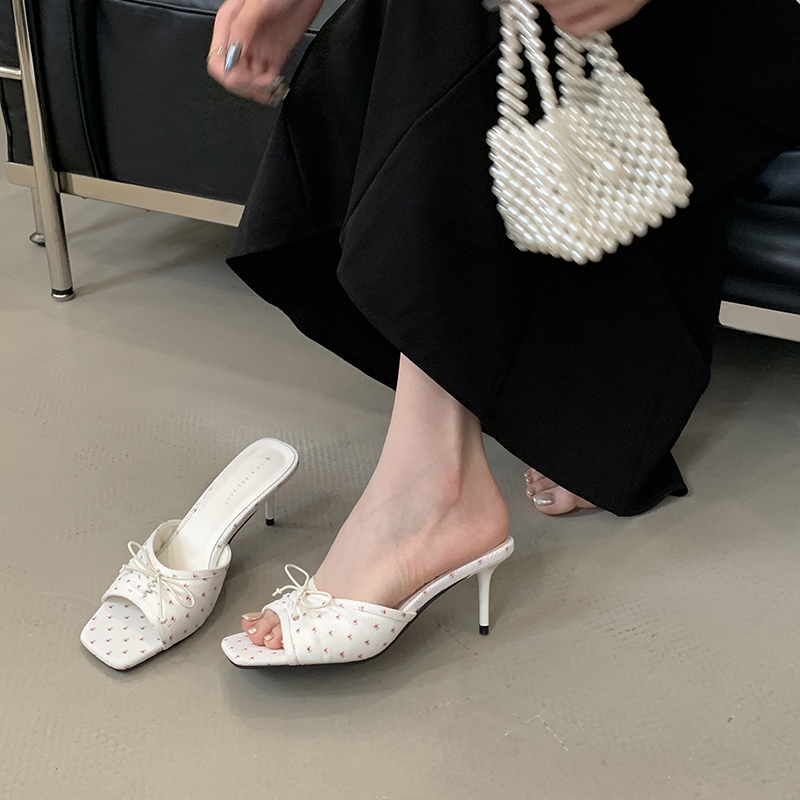 2025 Summer Fashion Open Toe Women's Shoes Elegant Square Toe Satin Sandals Sweet Bow High Heels - Image 2