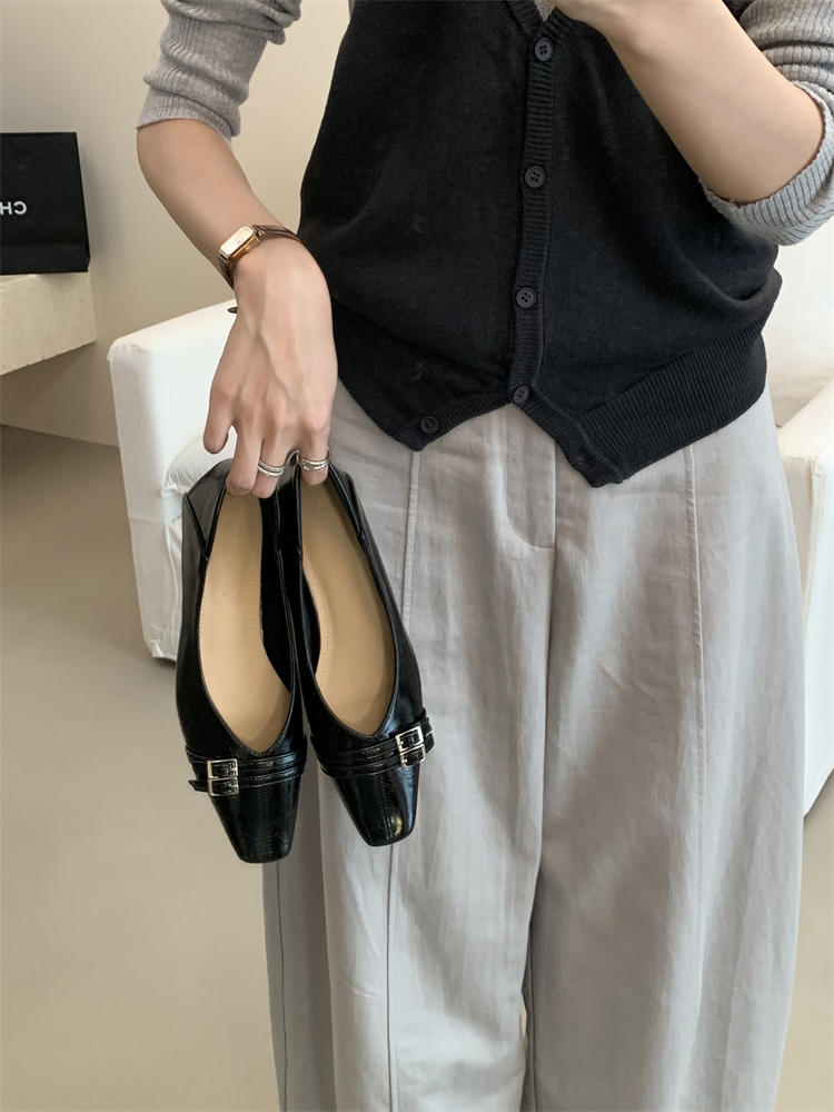 French Retro Grandma Shoes Square Toe Buckle Strap Low Top Women's Commuter Work Shoes Patent Leather Height Increasing Loafers - Image 2