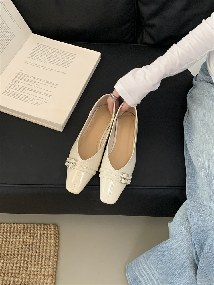 French Retro Grandma Shoes Square Toe Buckle Strap Low Top Women's Commuter Work Shoes Patent Leather Height Increasing Loafers - Image 4
