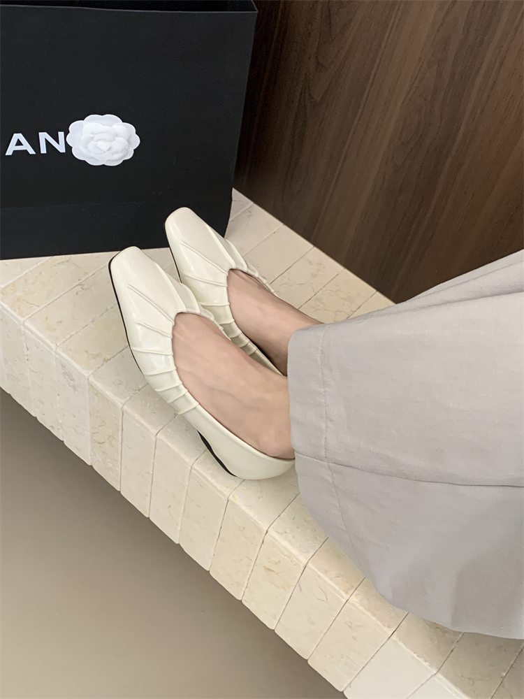 French Style Square Toe Grandma Shoes for Women 2026 New Pleated Slimming Slip-On Commuter Comfortable Casual Shoes - Image 3